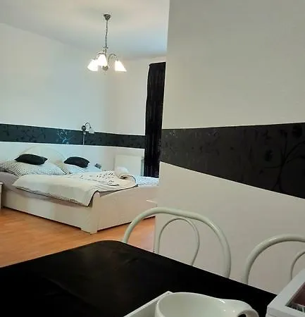 Black & White Apartman Appartamento