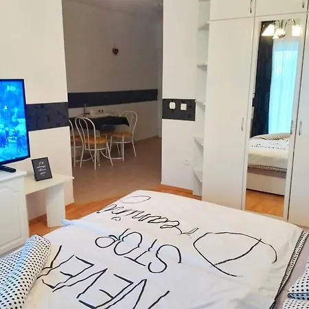 Appartamento Black & White Apartman